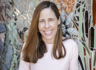 headshot of Dr. Lauren Napolitano